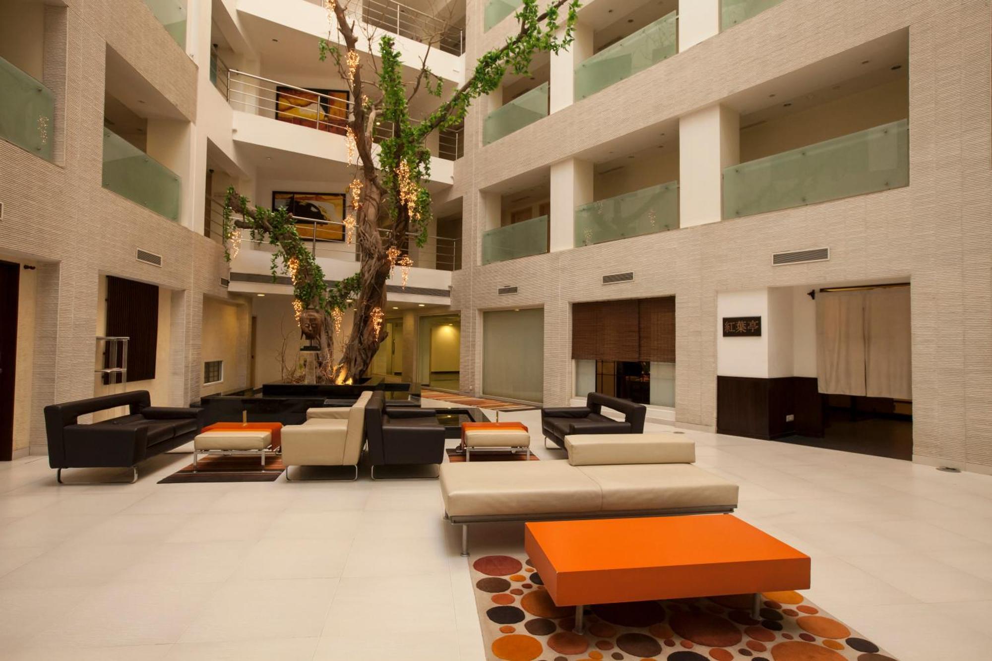 Avalon Courtyard